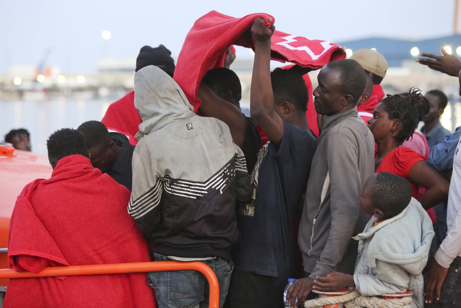 Llegada de patera al puerto de Málaga el 18 de julio de 2018