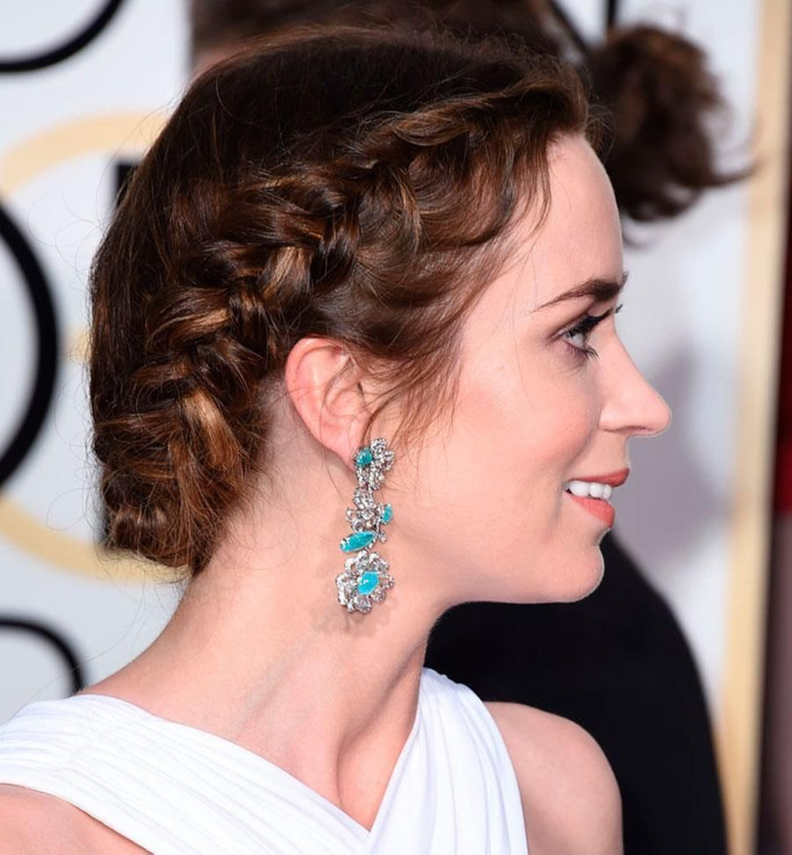 Peinados de invitada: Coletas y trenzas para tus bodas de 2022