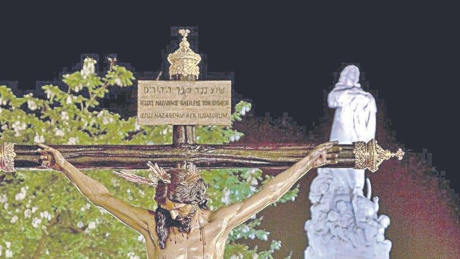 El misterio de las Aguas en la Plaza del Triunfo.