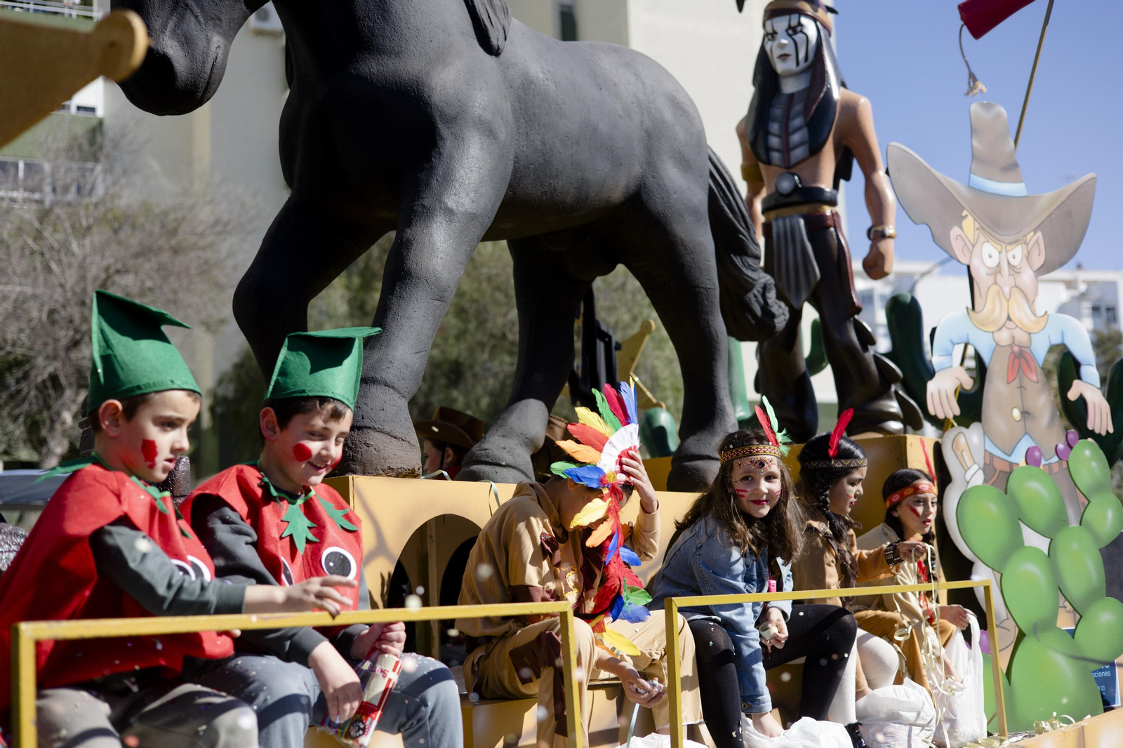 Búscate en las imágenes de la cabalgata de carnaval de San Fernando