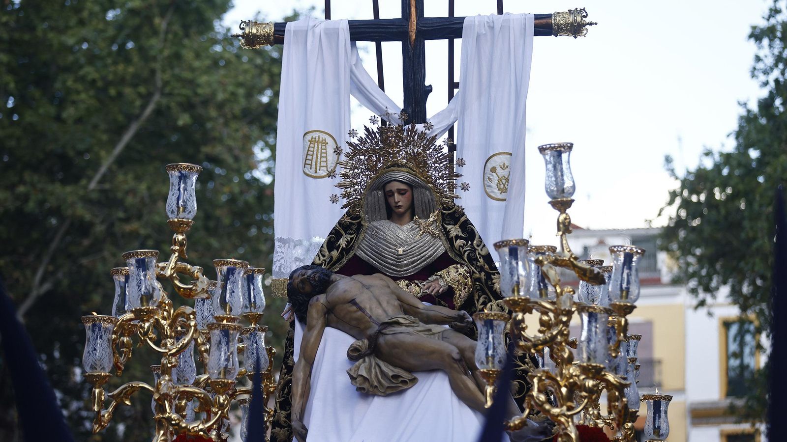Fotos de El Baratillo el Miércoles Santo en la Semana Santa de Sevilla