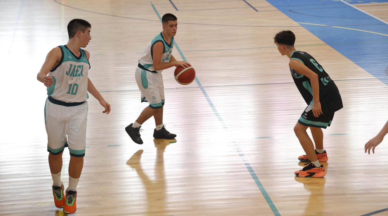 Las fotos de la segunda jornada del Campeonato de Andalucía infantil masculino de baloncesto, en La Línea