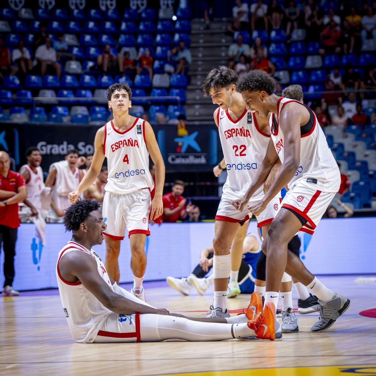 España B-República Checa, en fotos