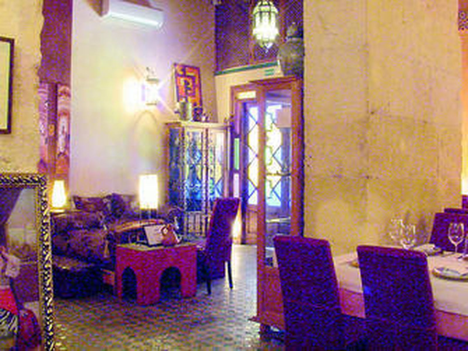 El restaurante Aljaima está ubicado en la calle Jovellanos.