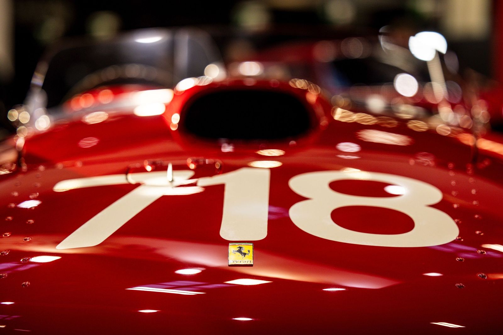 Los increíbles coches clásicos de la Retromobile 2024