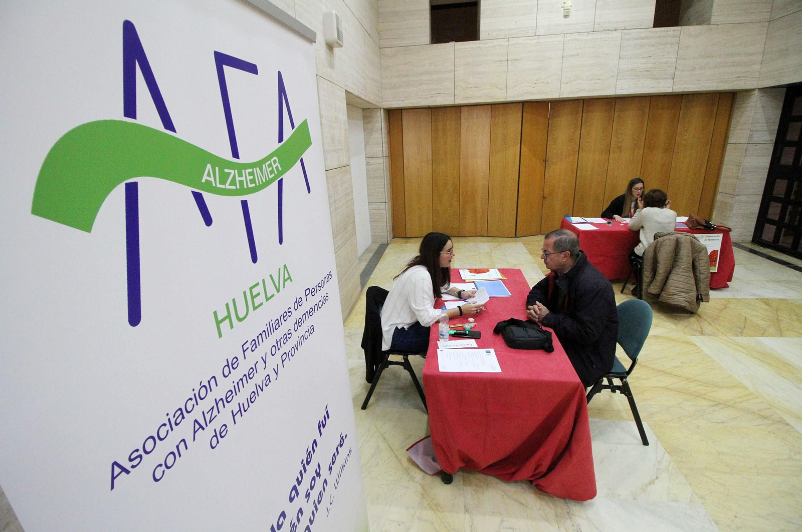 La Asociación de Familiares de personas con Alzheimer (AFA) realiza actividades en la Casa Colón, en imágenes