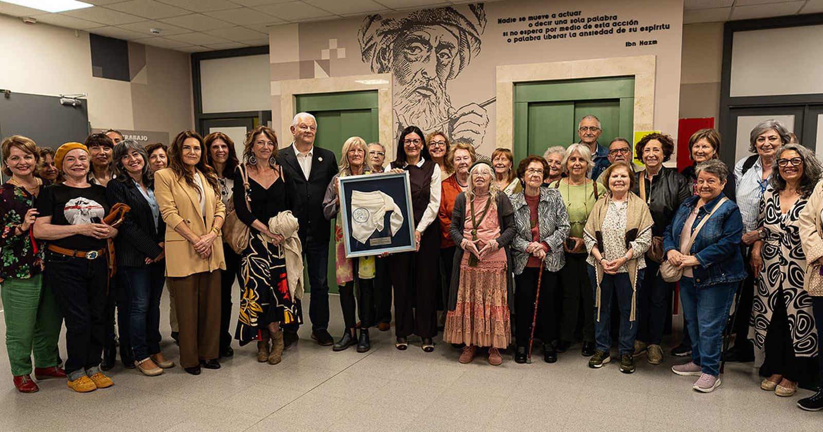 Momento de la entrega del pañuelo