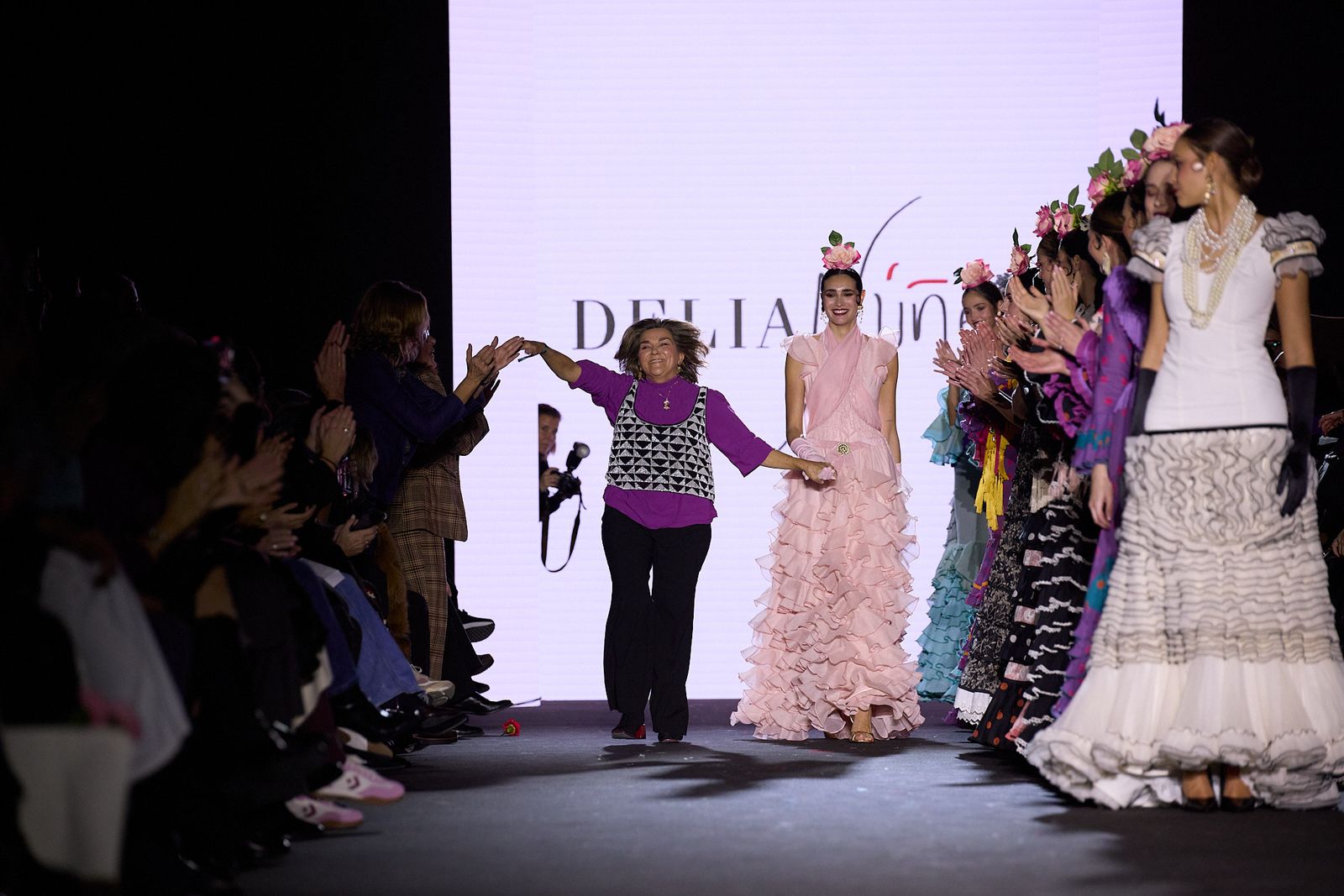 El desfile de flamenca Pol Núñez en We Love Flamenco 2026, todas las fotos
