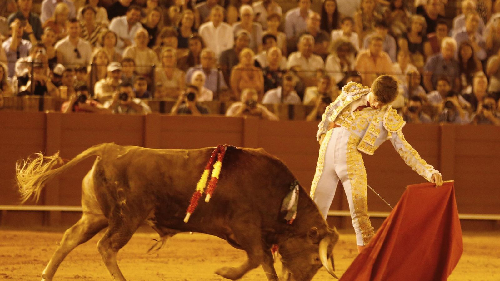 Zulueta realizando un pase.