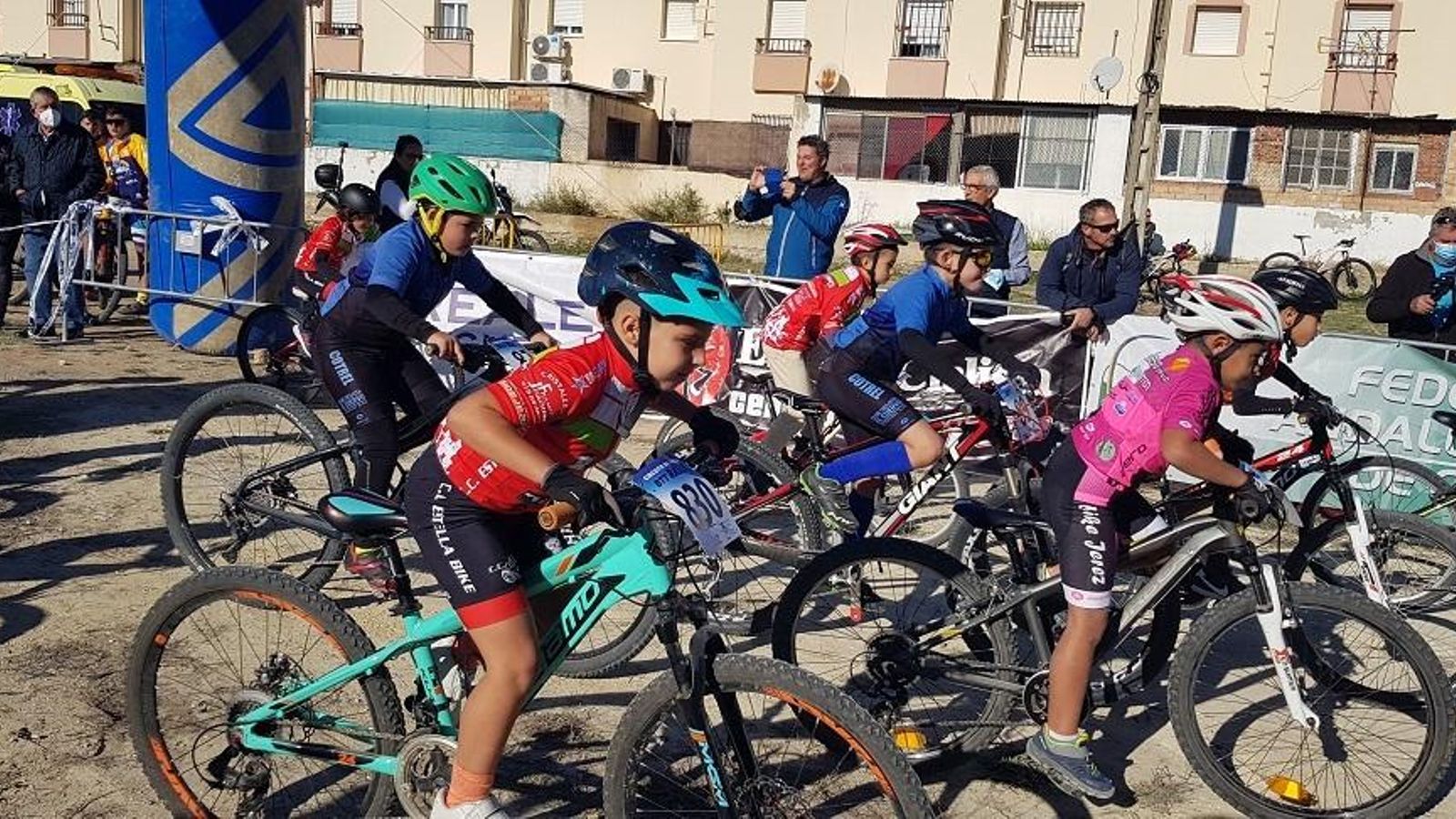 Las categorías promesas y principiantes fueron las primeras en comenzar.