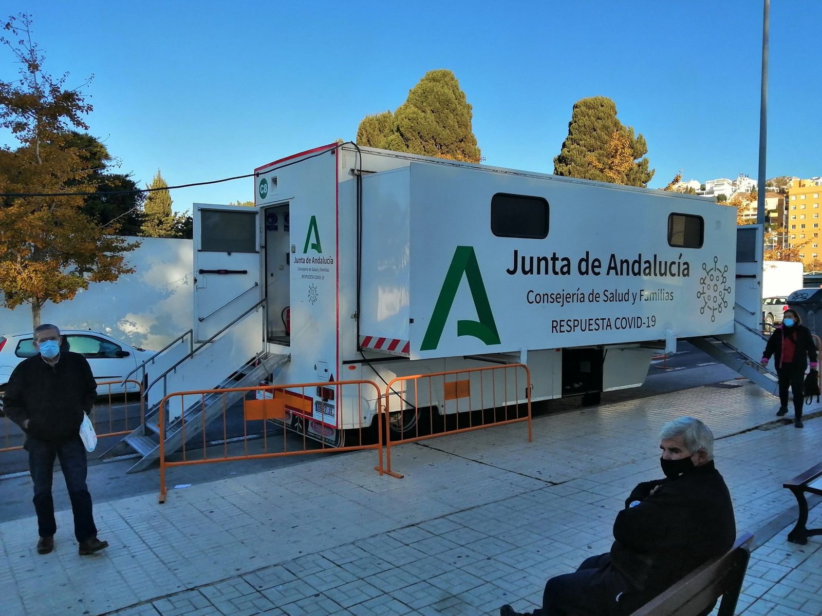 Unidad móvil para vacunación contra el Covid en El Palo.