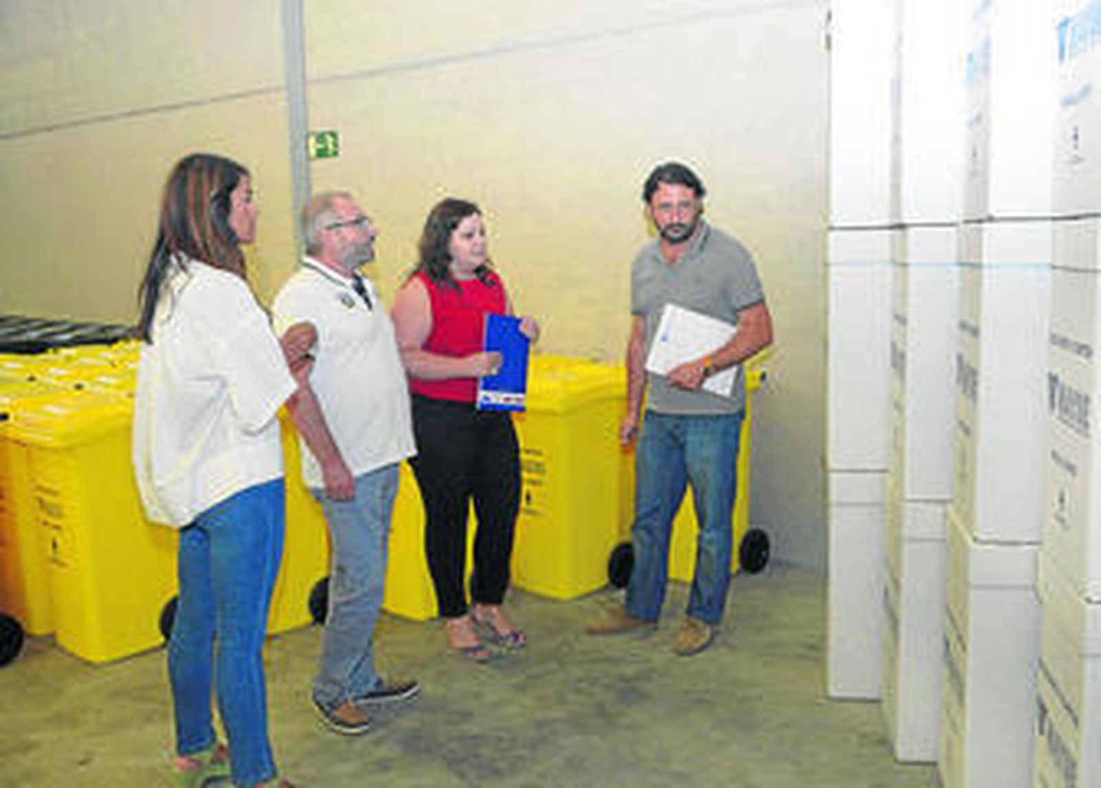 El material nuevo, que se utilizará para mejorar la limpieza en centros de enseñanza públicos y dependencias municipales.