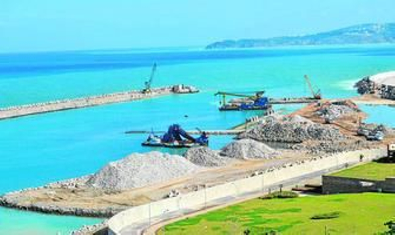 Las obras de la nueva dársena pesquera, hace unos días.