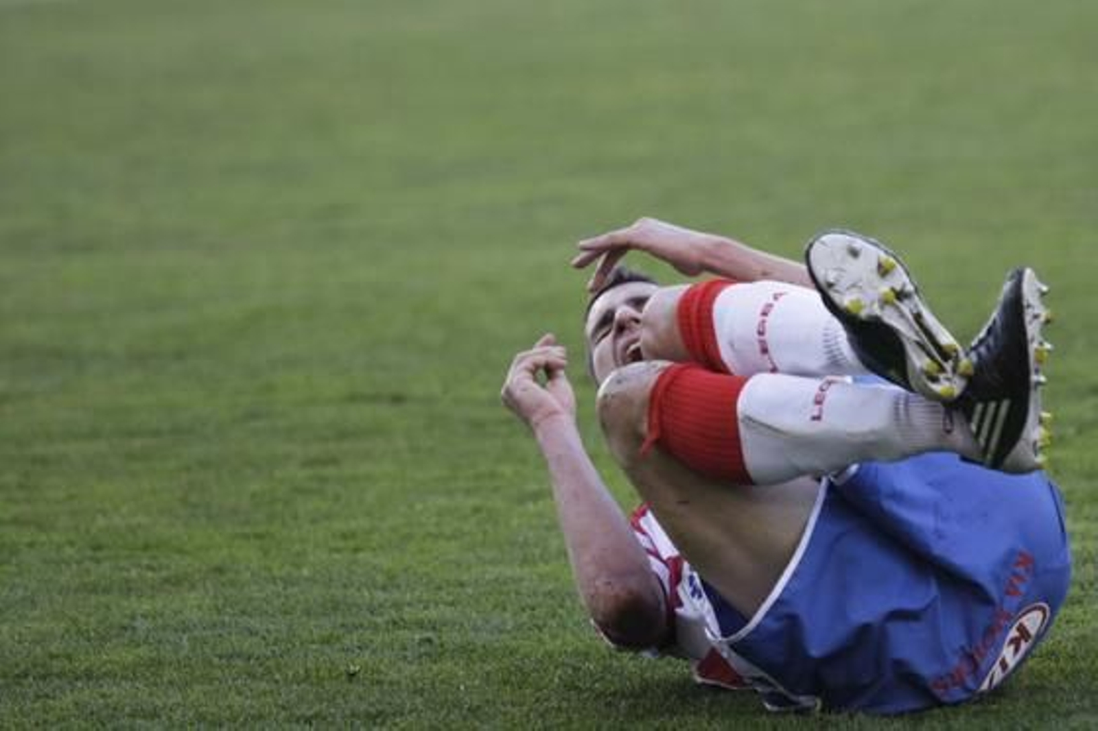 Geijo se duele de una entrada en el suelo. / Miguel Rodríguez