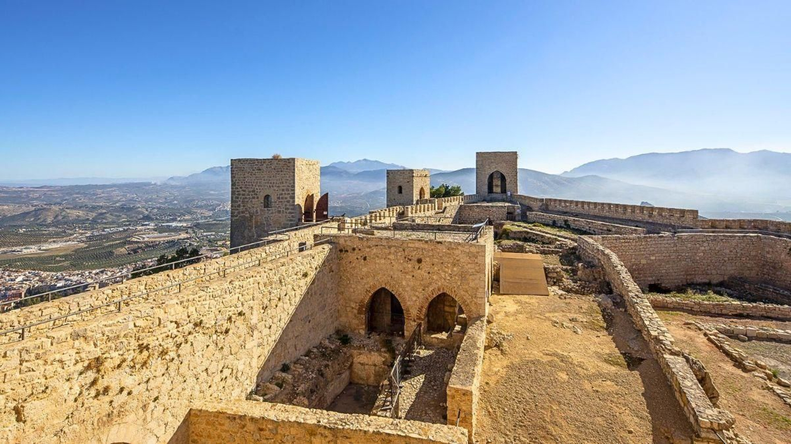 El Castillo de Jaén en realidad es el cómputo de tres antiguas fortalezas. ¿Las conoces?