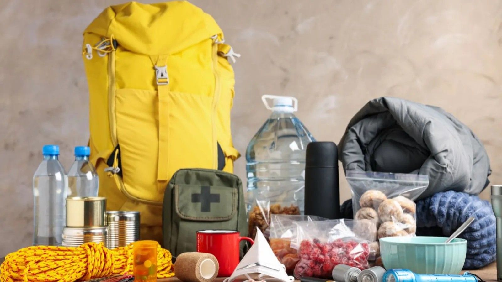 Elementos de un kit de supervivencia.
