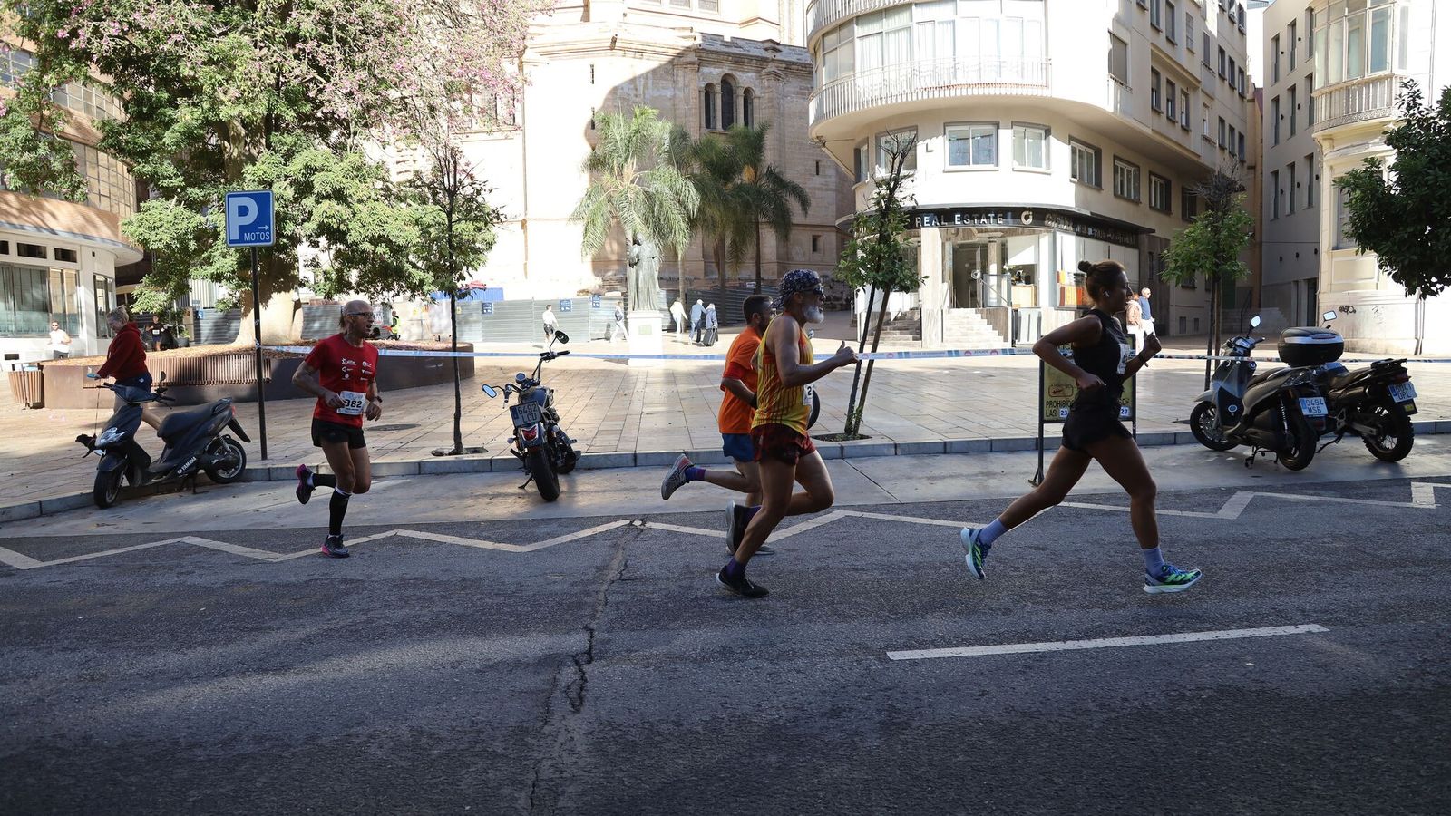 Búscate en las fotos de la Carrera de la Prensa en Málaga