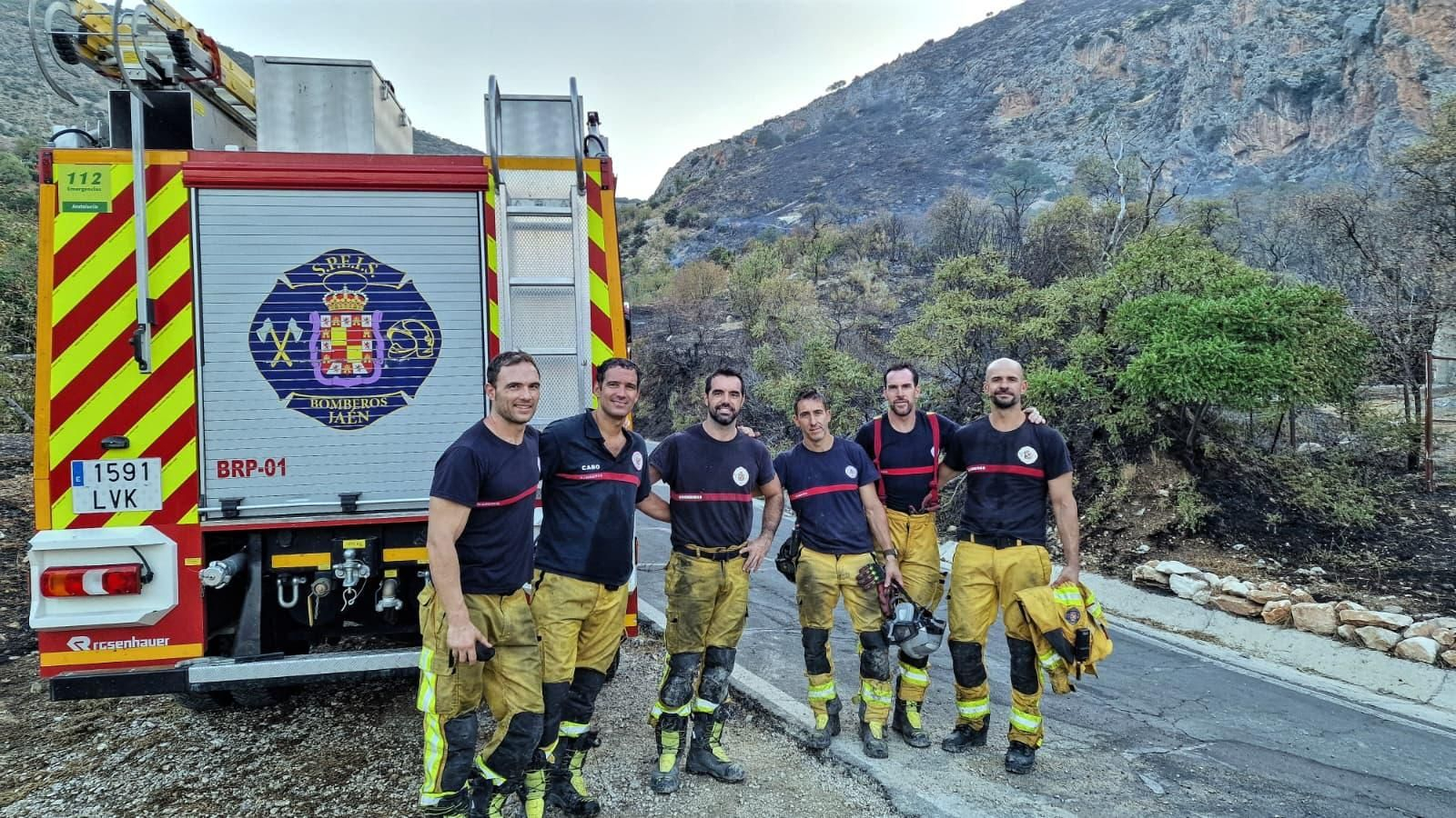 Bomberos de Jaén en el incendio de Sierra Mágina
