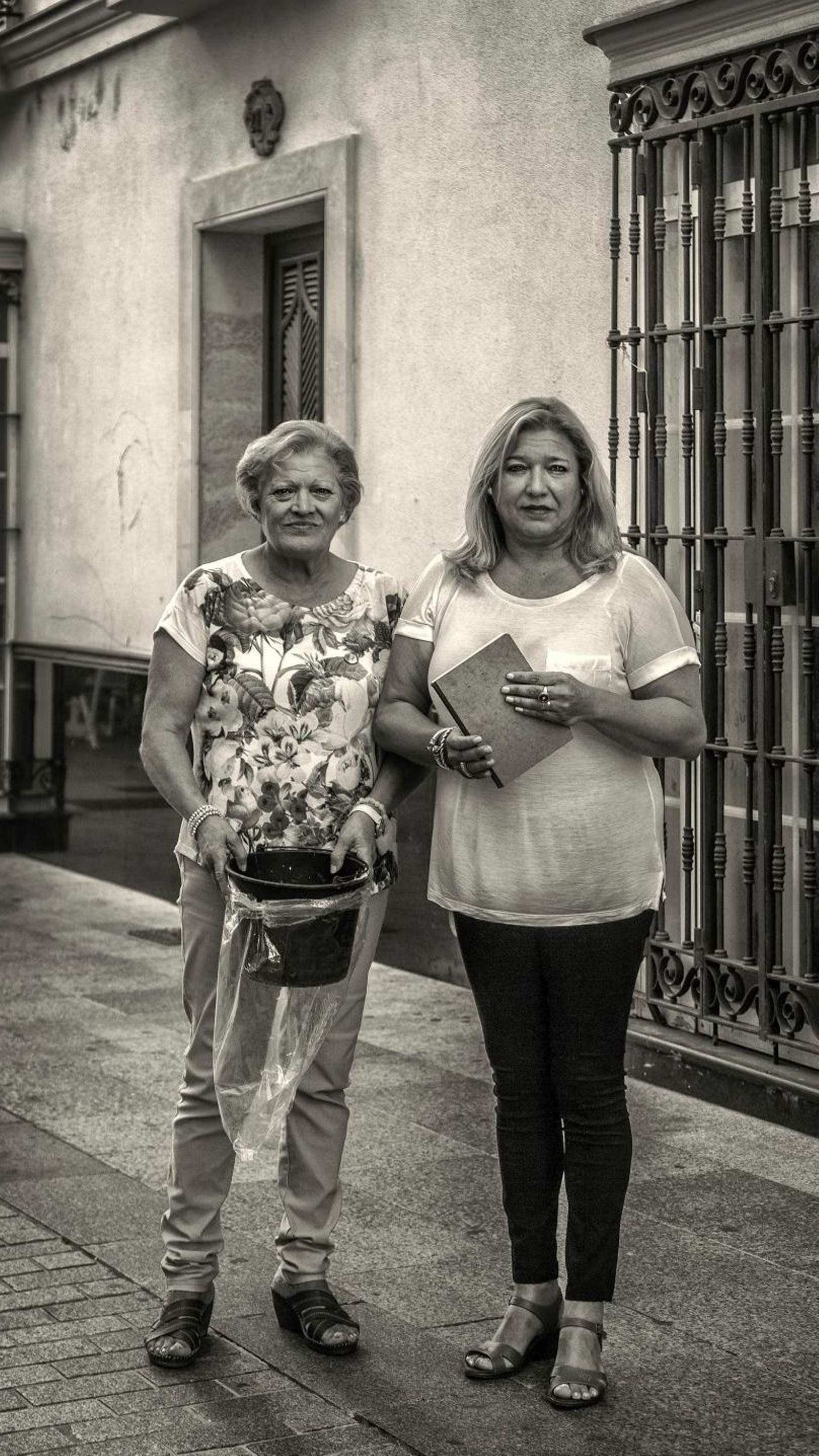 073. María Casanova y Carmen Casanova (Pedro Leal).JPG