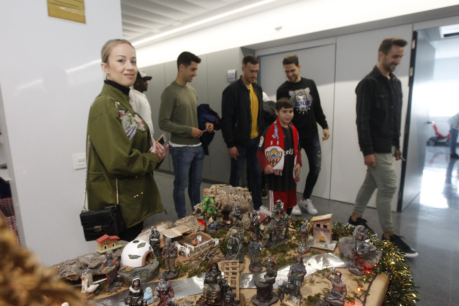 Fotogalería visita jugadores U.D. Almería Hospital Torrecárdenas
