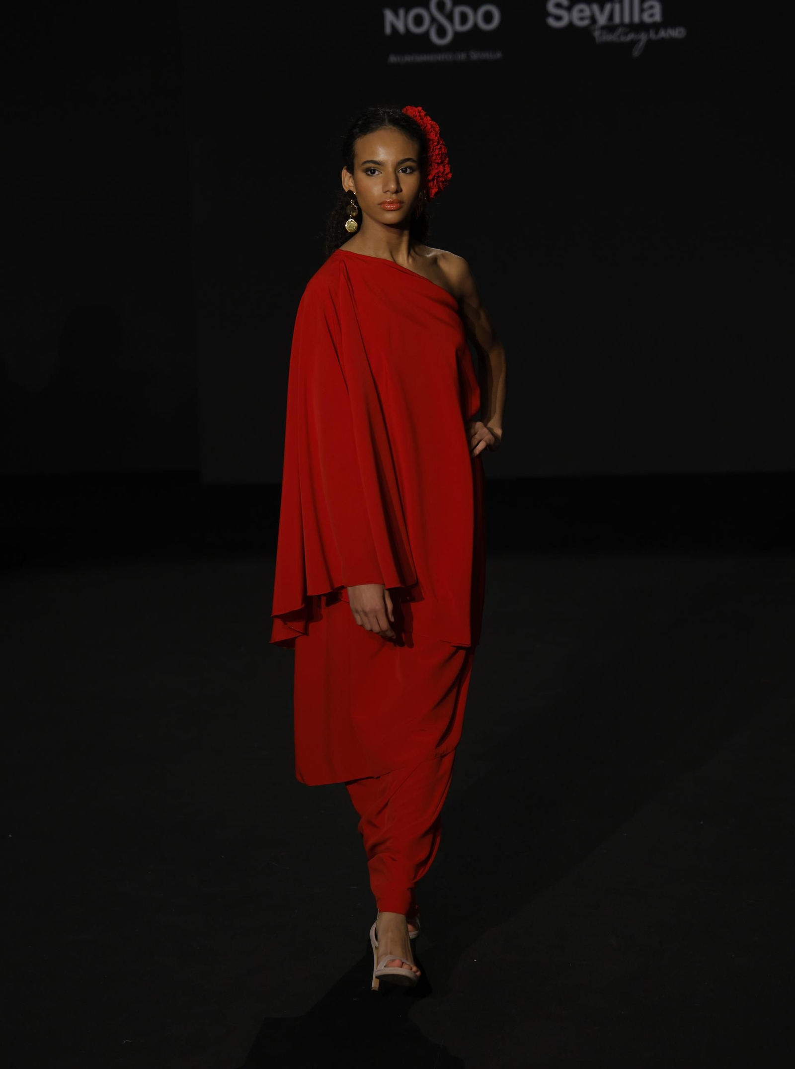 Emprende Lunares, el desfile de moda flamenca de Rubén Troya, que anticipa la Feria de Abril: todas las fotos.