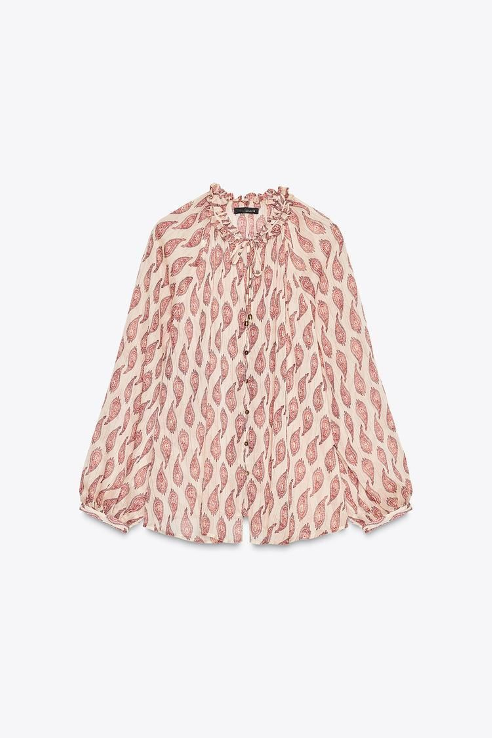 Blusa con estampado paisley de Zara.