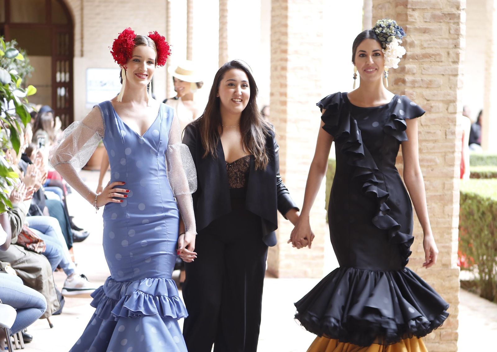 Pasarela Wappíssima 2019, el cuarto desfile colectivo de alumnos de ESSDM en imágenes. Marina Peñuelas junto a sus diseños.