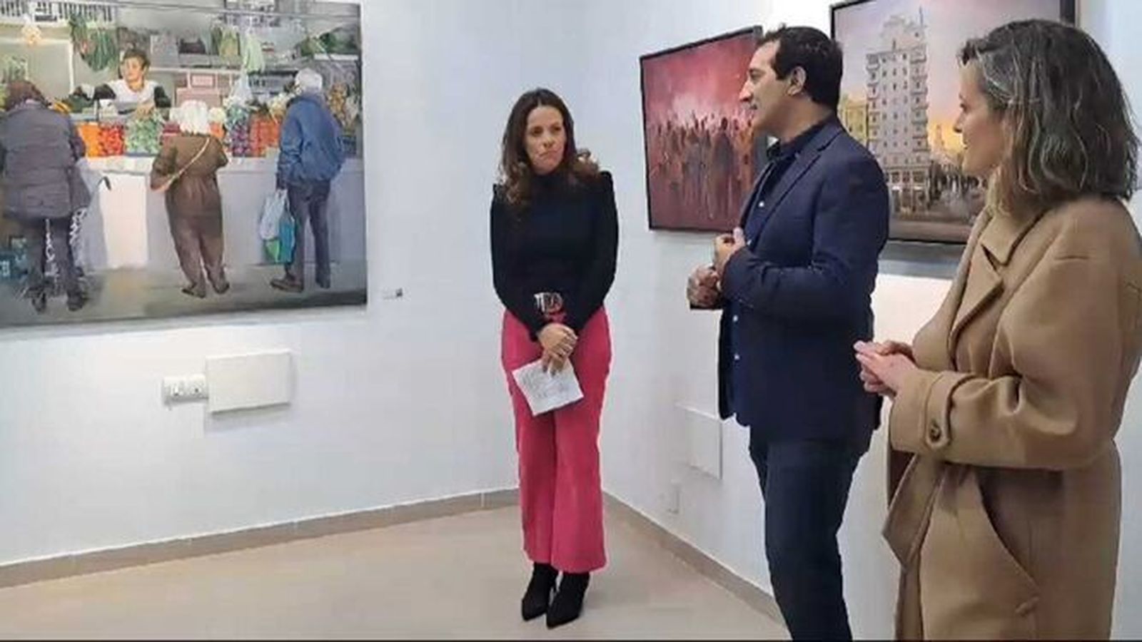 El vino de Jerez pone la guinda a la exposición de Enrique Cabanillas en Cádiz