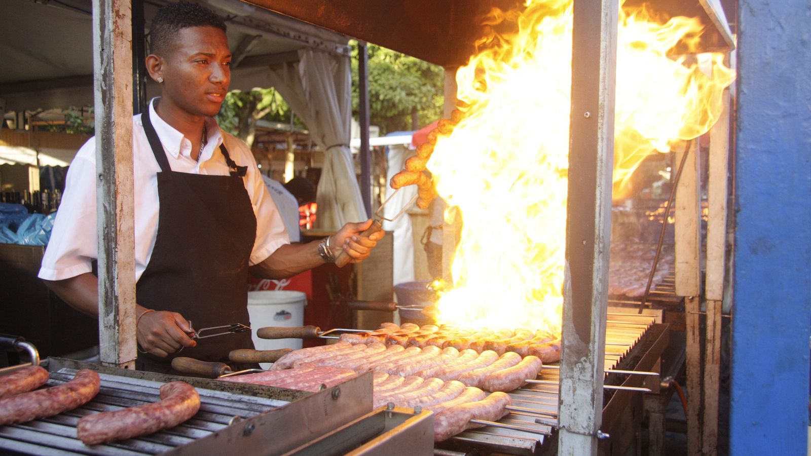 Puesto gastronómico en el Festival de las Naciones.
