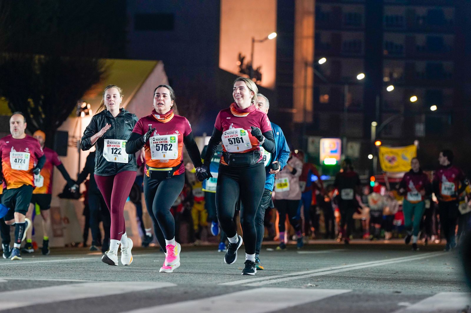En imágenes: búscate en tu llegada a meta de la Carrera de San Antón 2026 (3)