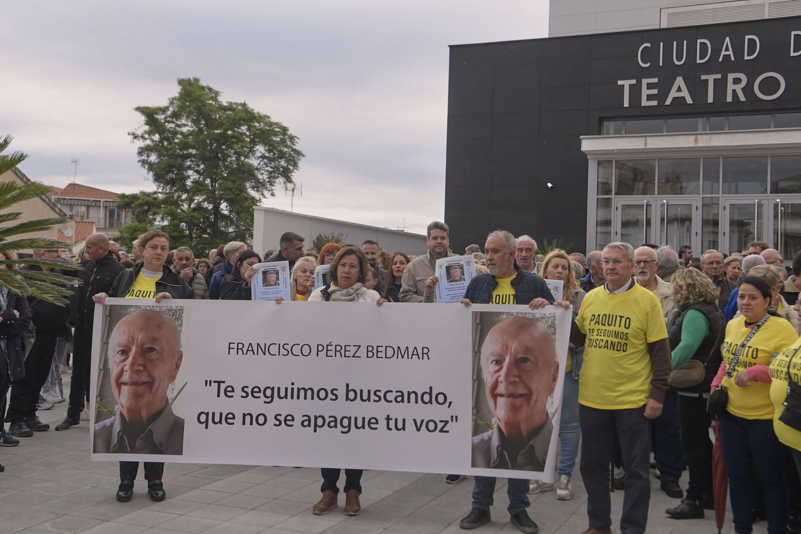 Fotos: Así ha sido la marcha por el mayor desaparecido en la costa de Granada