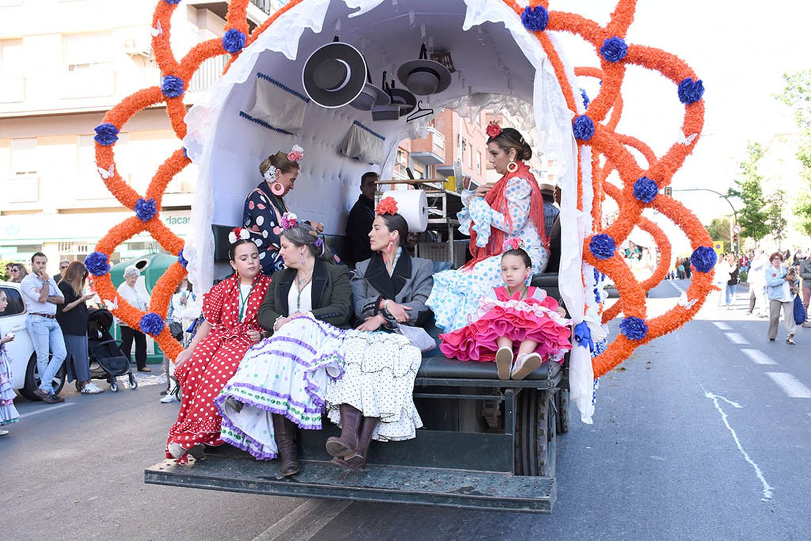 Imágenes de los carros de la Hermandad del Rocío de Huelva