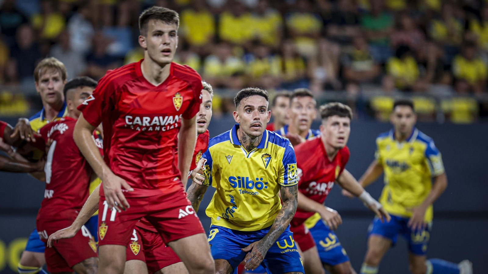 Búscate entre las fotos del partido de fútbol entre Cádiz CF y Real Zaragoza