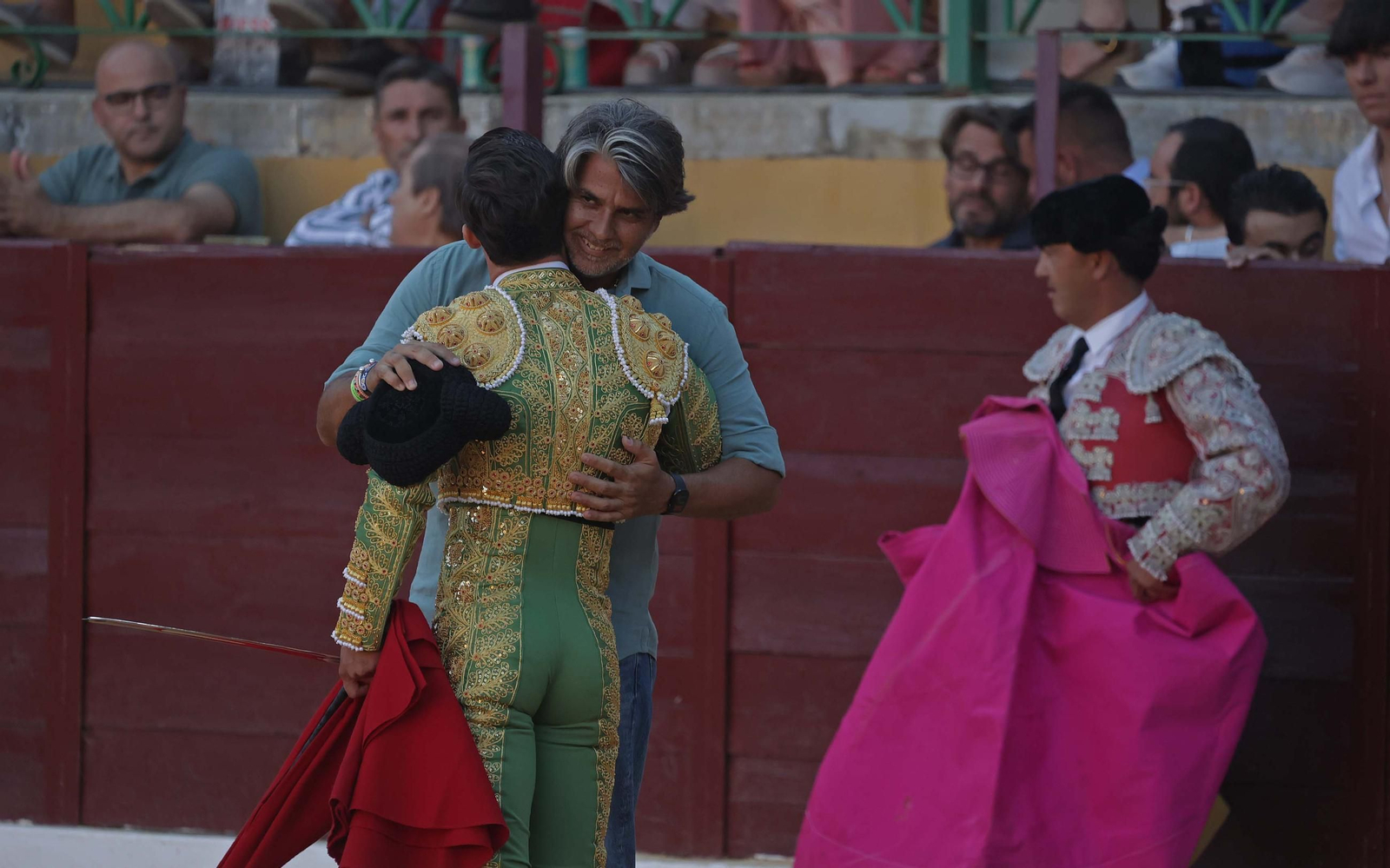 Fotos de la novillada mixta con picadores del sábado de la Feria de La Línea: Ignacio Candelas, Miriam Cabas y Juan Jesús Rodríguez