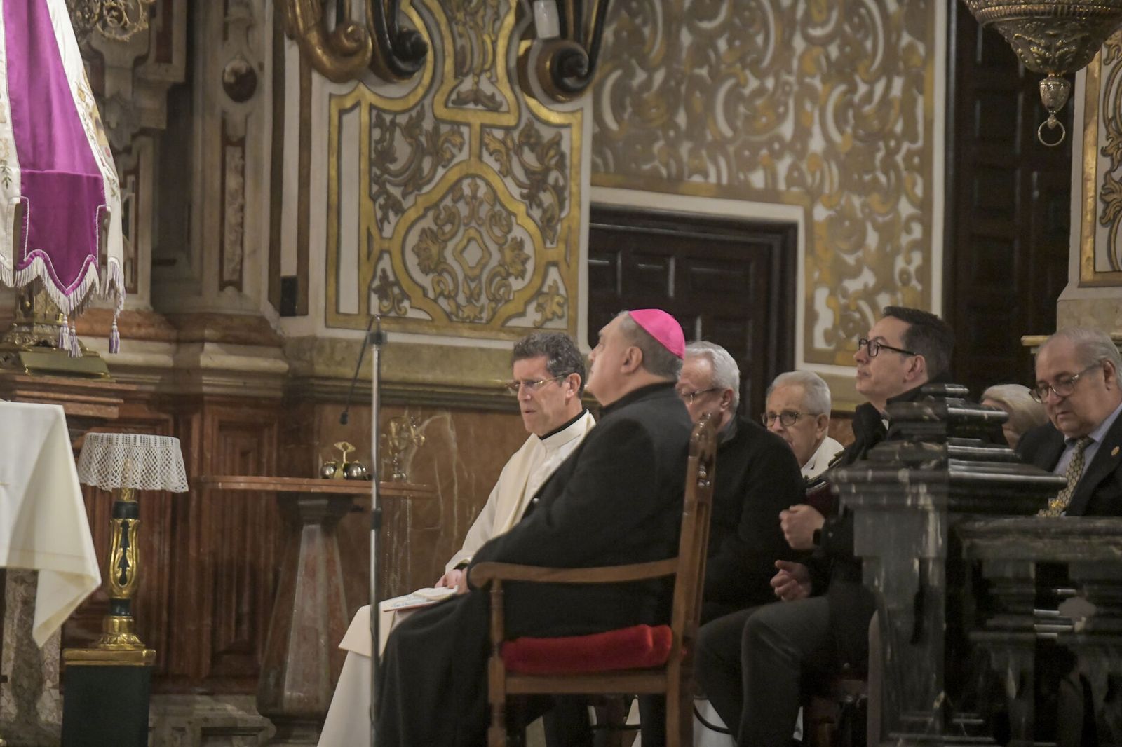 Así ha sido el rosario por la salud del Papa en Granada