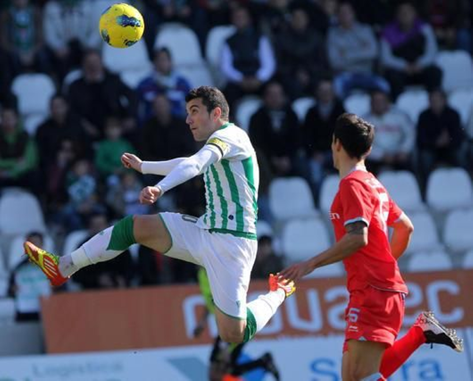 El Córdoba no puede coronar con una victoria su dominio ante el Celta de Vigo en el Arcángel (0-0). / José Martínez
