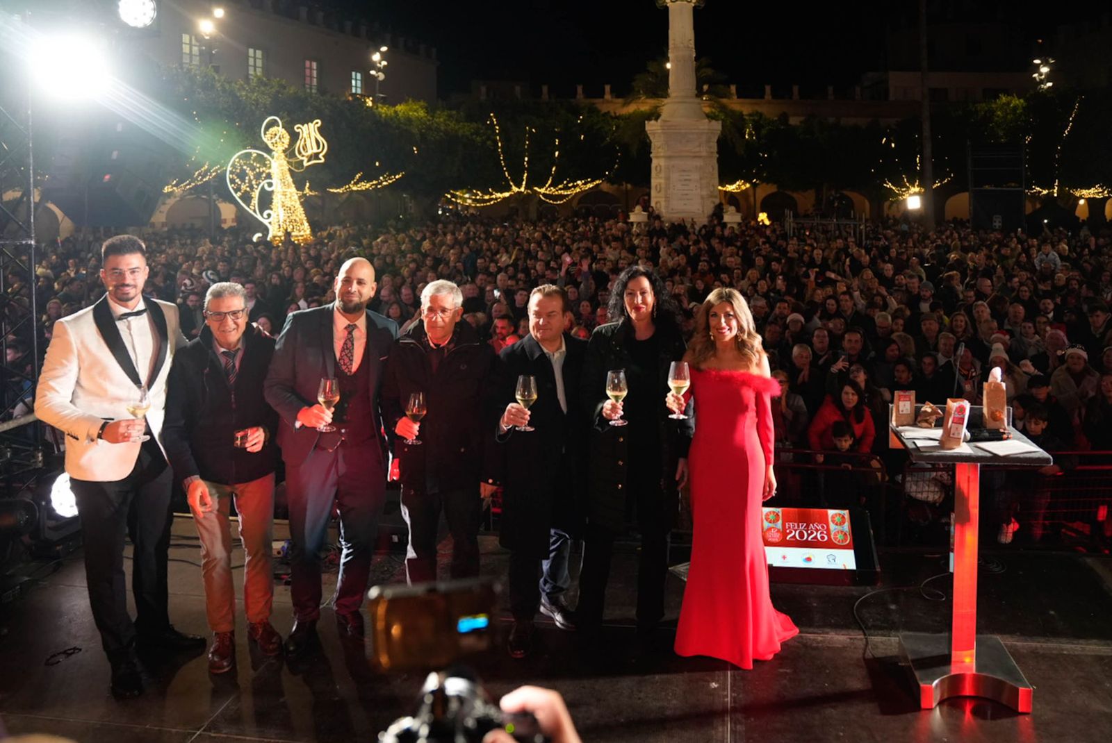 Almería despide con los 12 tomates cherry de la suerte el año 2025