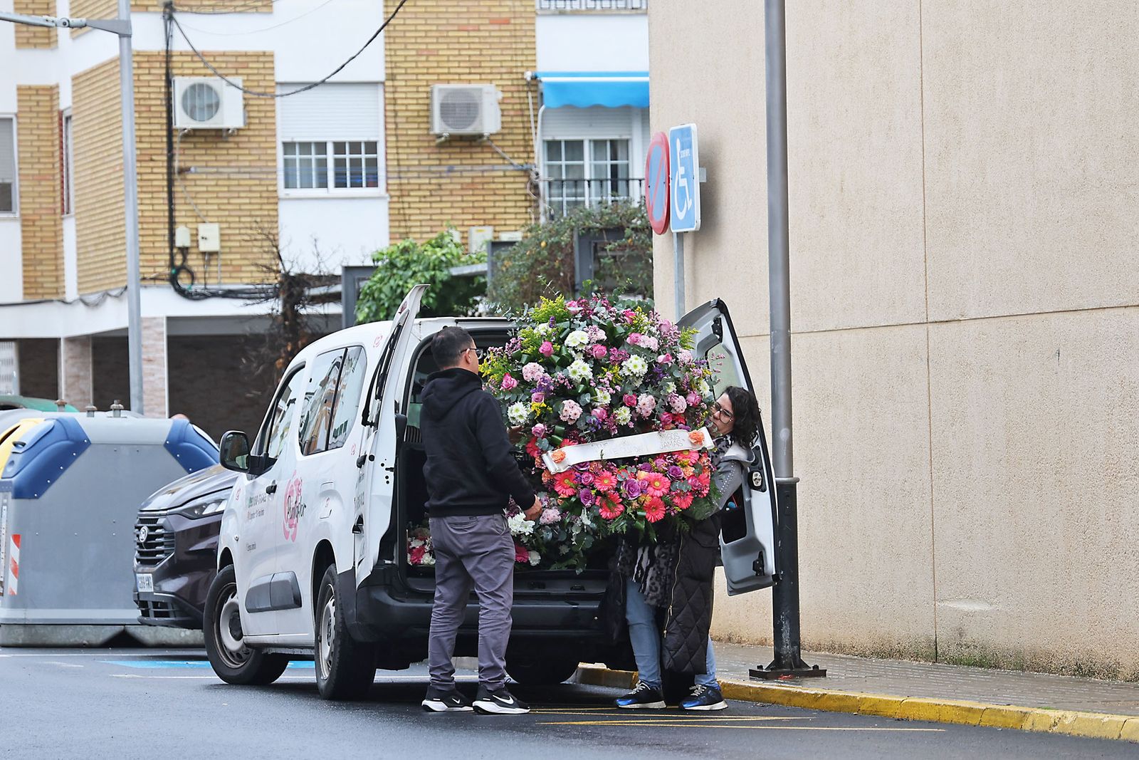 Las Fotografías de la llegada de la familia Zamorano Álvarez, fallecidos en el Alvia a Huelva