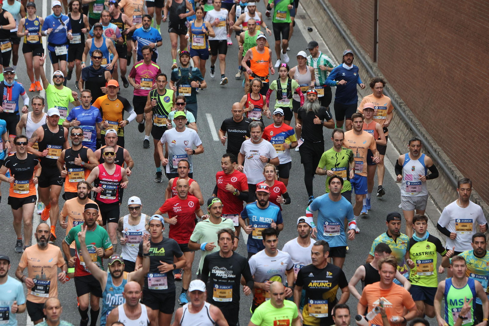 Búscate en la maratón de Sevilla 04
