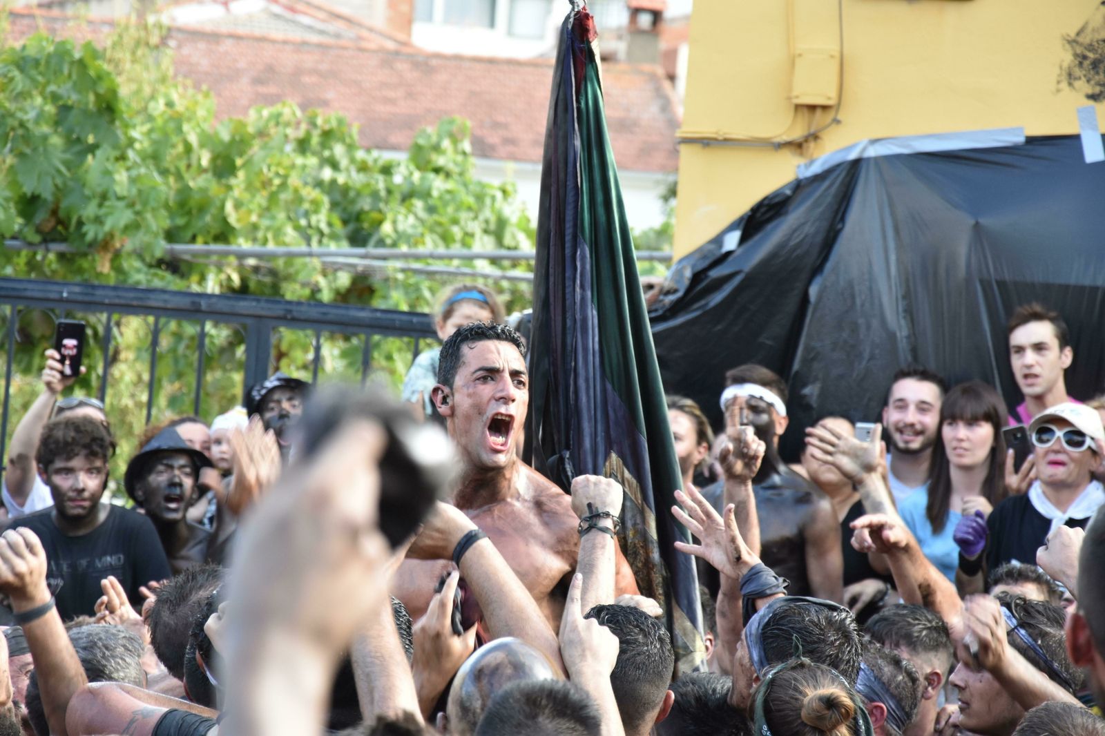 Imágenes del Cascamorras en Baza