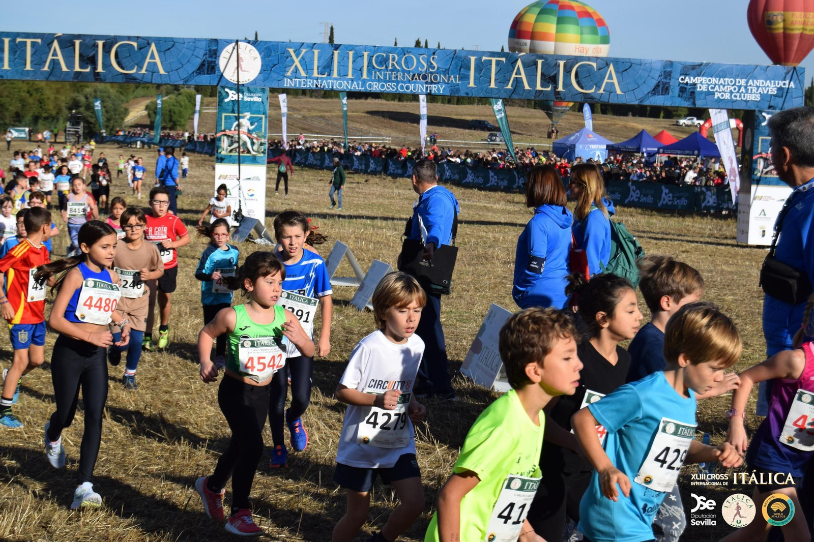 Búscate en las fotos del Cross de Itálica 2025 | 9