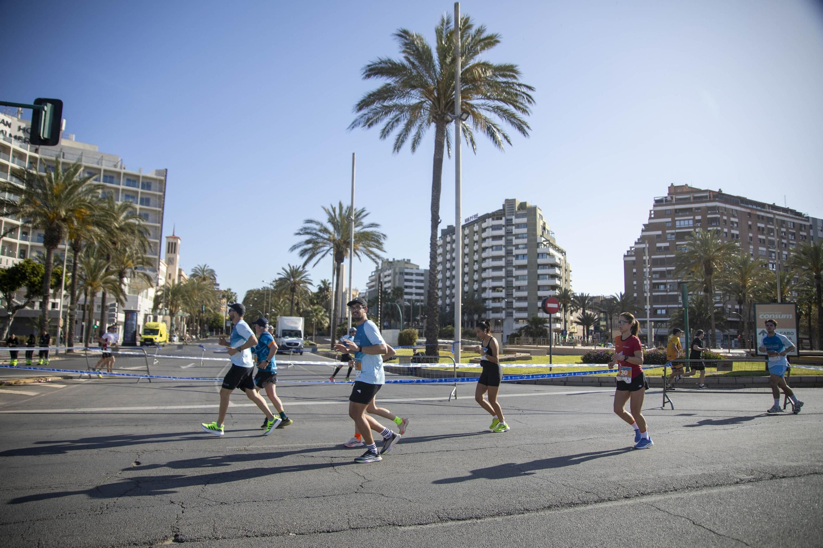 El Medio Maratón de Almería 2025, en imágenes