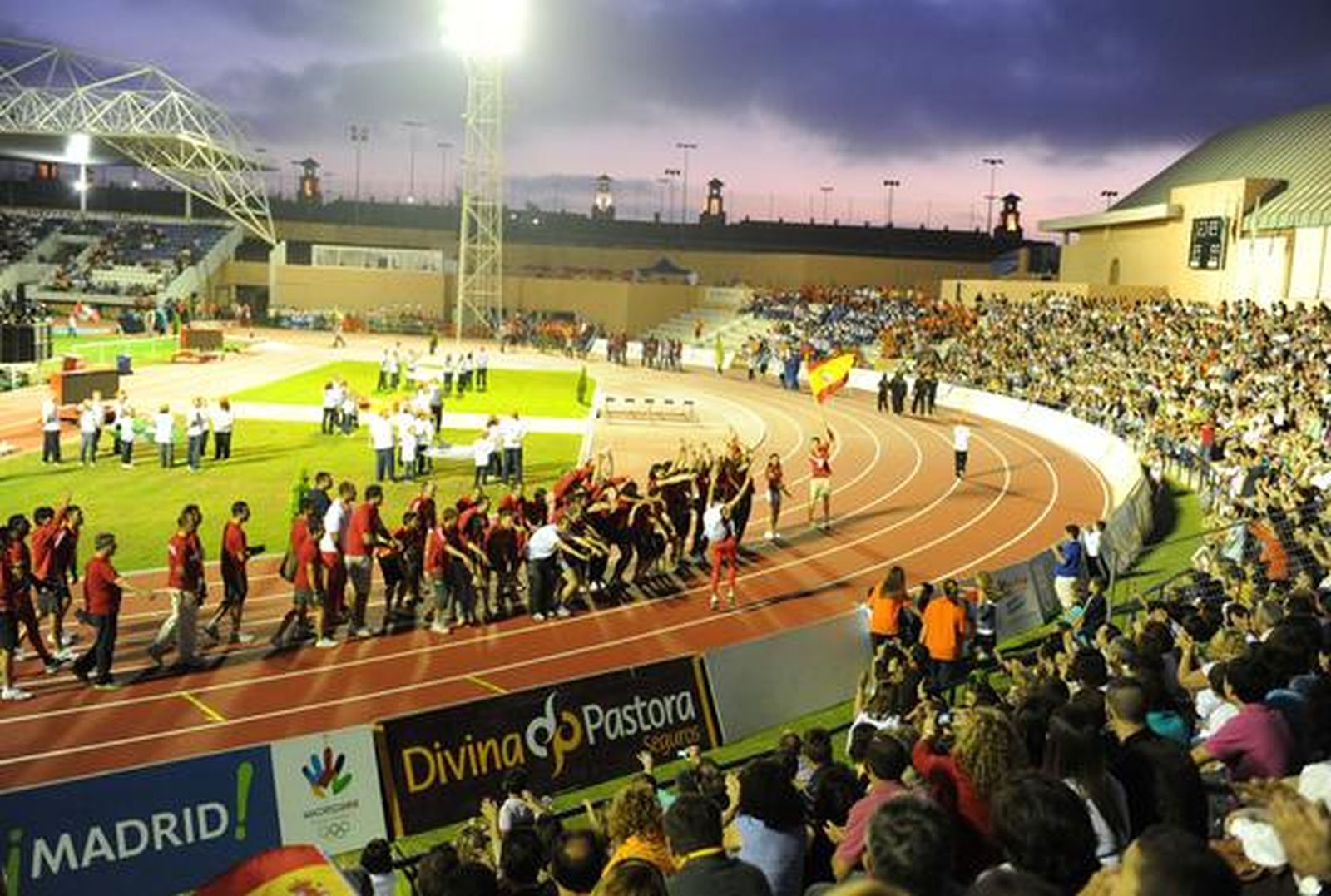 Luz y color en Bahía Sur en la ceremonia de apertura de los XIV Juegos Iberoamericanos San Fernando 2010. 

Foto: Elias Pimentel y Joaquin Pino