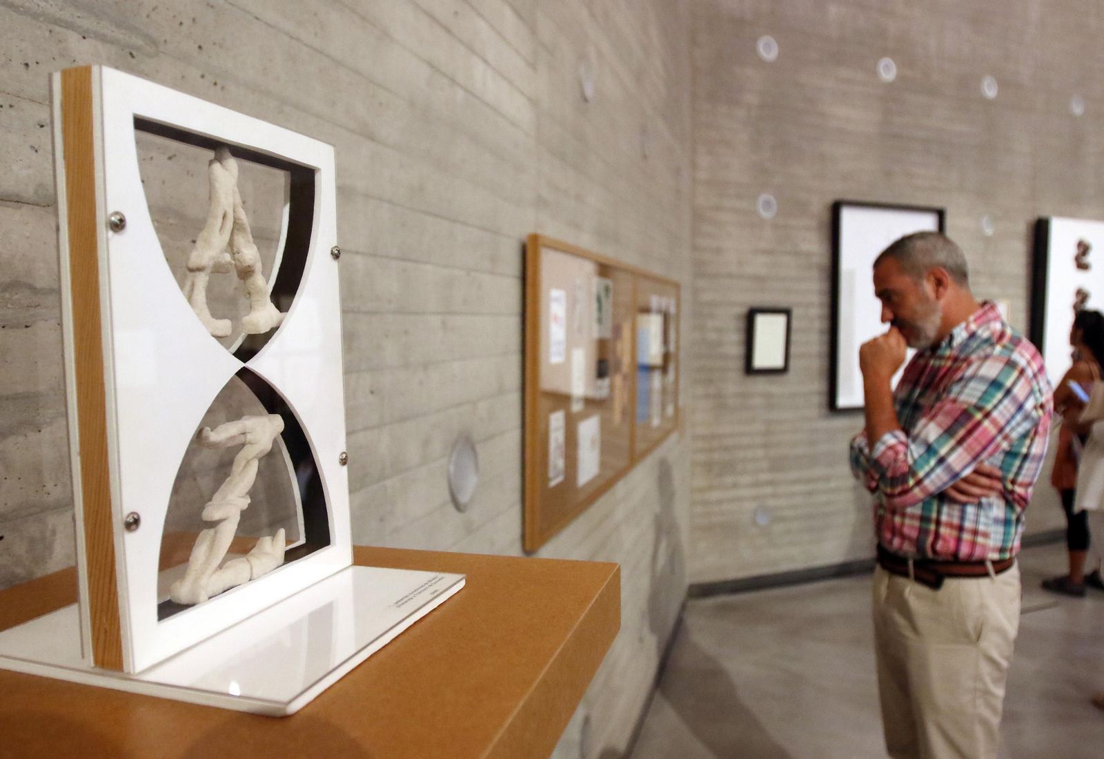 Exposición 'Constelaciones, poesía visual y experimental en España'.