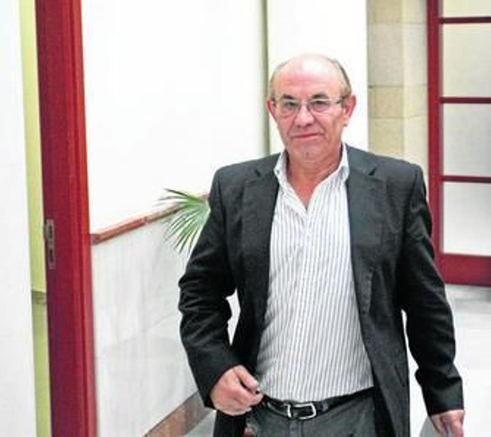 Bernabé Ramírez, ayer, tras finalizar el consejo de administración de Algesa en el Ayuntamiento.