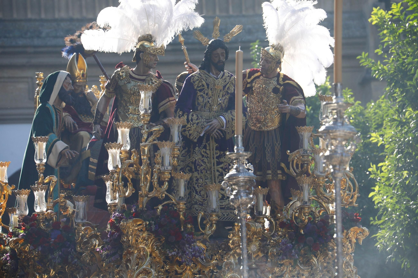 Las mejores fotos de los traslados de regreso de las hermandades tras el Magno Vía Crucis de Córdoba