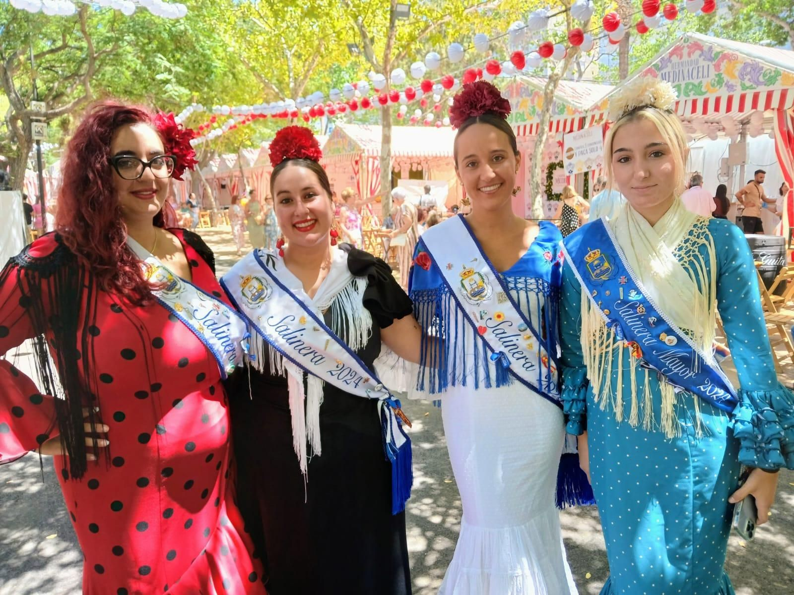 Búscate en las imágenes del Día de la Mujer de la Feria de San Fernando 2024