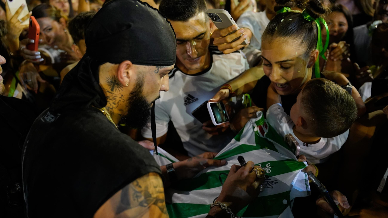 El concierto de JC Reyes en el Cabaret Festival de Algeciras, en imágenes