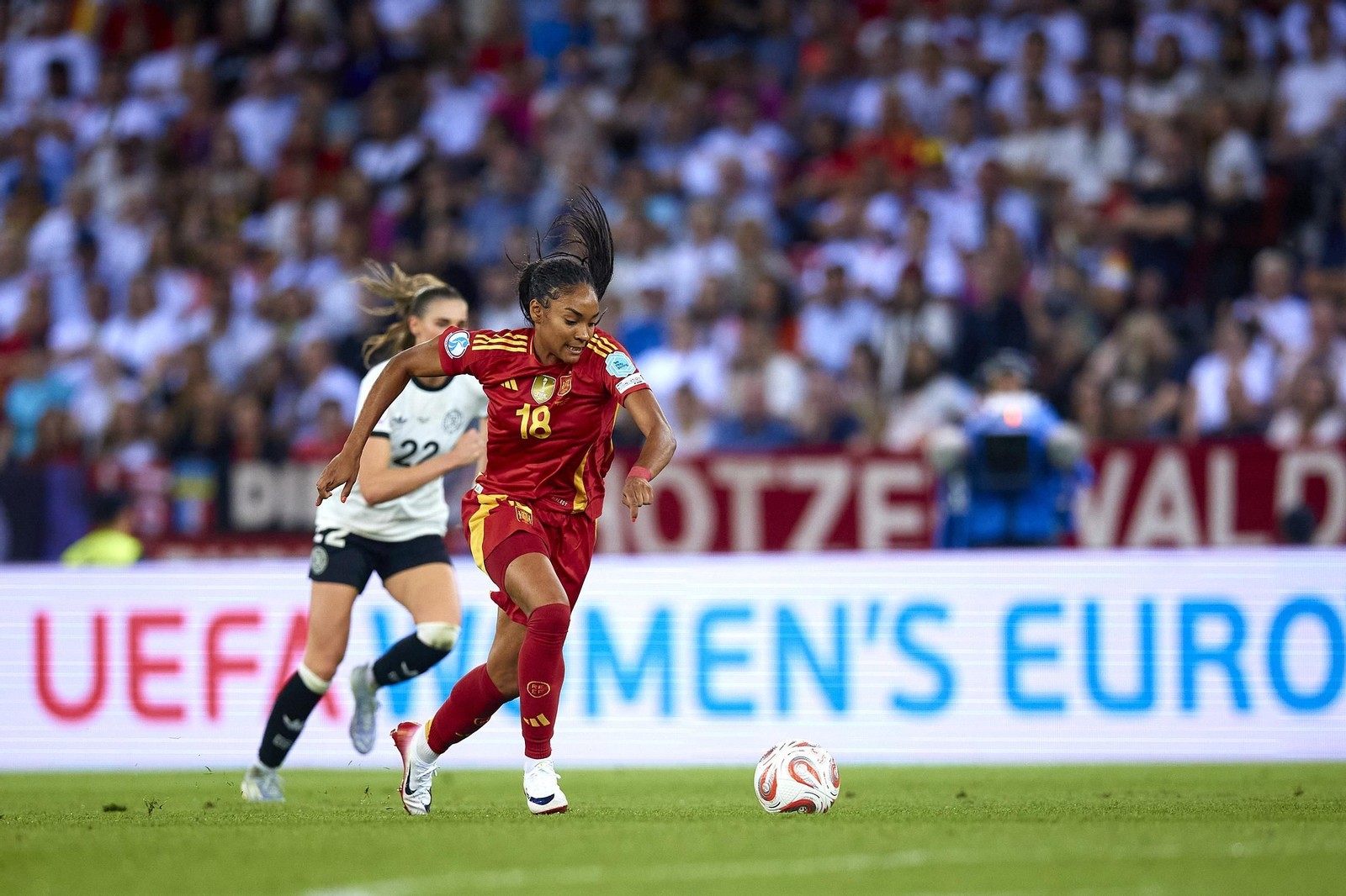 Las mejores imágenes de la semifinal Alemania-España de la Eurocopa femenina