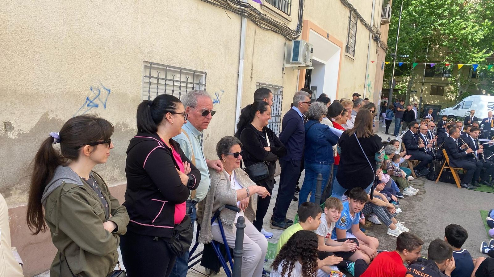 Una iniciativa para tener calles seguras libres de tráfico junto a los colegios en Jaén